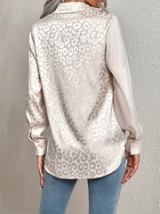 Gwendolyn – Zweifarbiges Satinhemd Mit Leopardenmuster Und Jacquard Knopfleiste