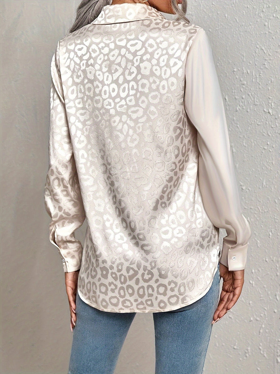 Gwendolyn – Zweifarbiges Satinhemd Mit Leopardenmuster Und Jacquard Knopfleiste