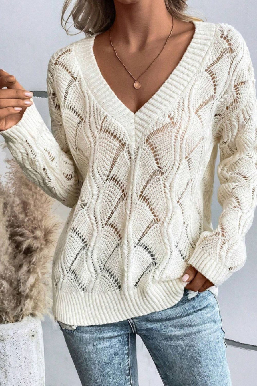 Helda - Durchbrochener Pullover mit V-Ausschnitt und langen Ärmeln