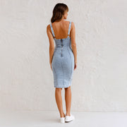Leichtes Träger-Jeanskleid mit U-Ausschnitt - Sommerliches, lässiges, eng anliegendes Slim-Fit-Kleid mit Schlitzdesign für dich