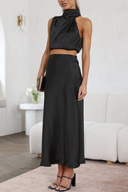Damen-Set mit Maxirock aus Satin und hochgeschlossenem Oberteil