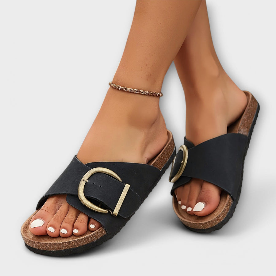 Heidi-Mode | Stilvolle Schnallen Slide Sandalen