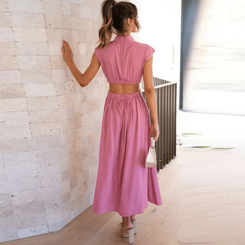 Elegantes schwarzes Midikleid mit Cut-Outs – Stehkragen & Plissee für stilvolle Auftritte