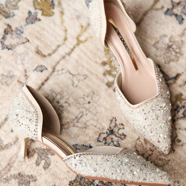 Heidi-Mode | Stilvolle Schuhe mit Spitzer Zehe und Mittlerem Absatz mit Glitzeroberfläche