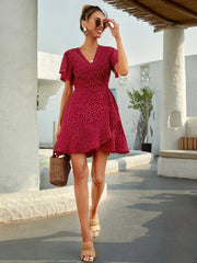 Rotes Wickelkleid mit Punkten – Sommerliches Kurzkleid mit Volants