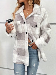 Emma – Gemütliche karierte Shacket mit Button-Down-Front | Weiche, karierte Fleece-Hemdjacke in neutralen Tönen