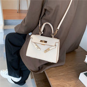 Heidi-Mode | Eine Seitliche Schultertasche Im Western-Stil