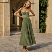 Lorelei - Elegantes Kleid ohne Rücken und Ärmel