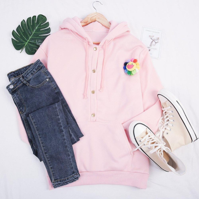 NELE - WEITE KAPUZEN-SWEATSHIRT MIT KNÖPFEN