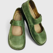 Selina | Damen Riemen Detail Slip-On Schuhe