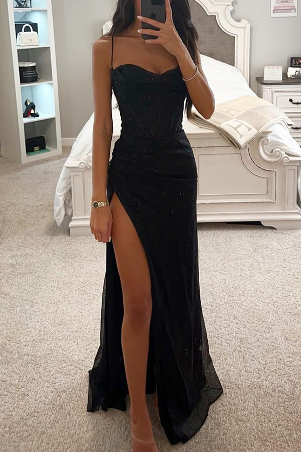 Damenkleid mit Satinschimmer, Drapierung & Schlitz – eleganter Abend-Look für Party