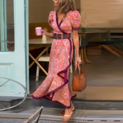 Elegantes pinkes Maxikleid mit kurzen Ärmeln