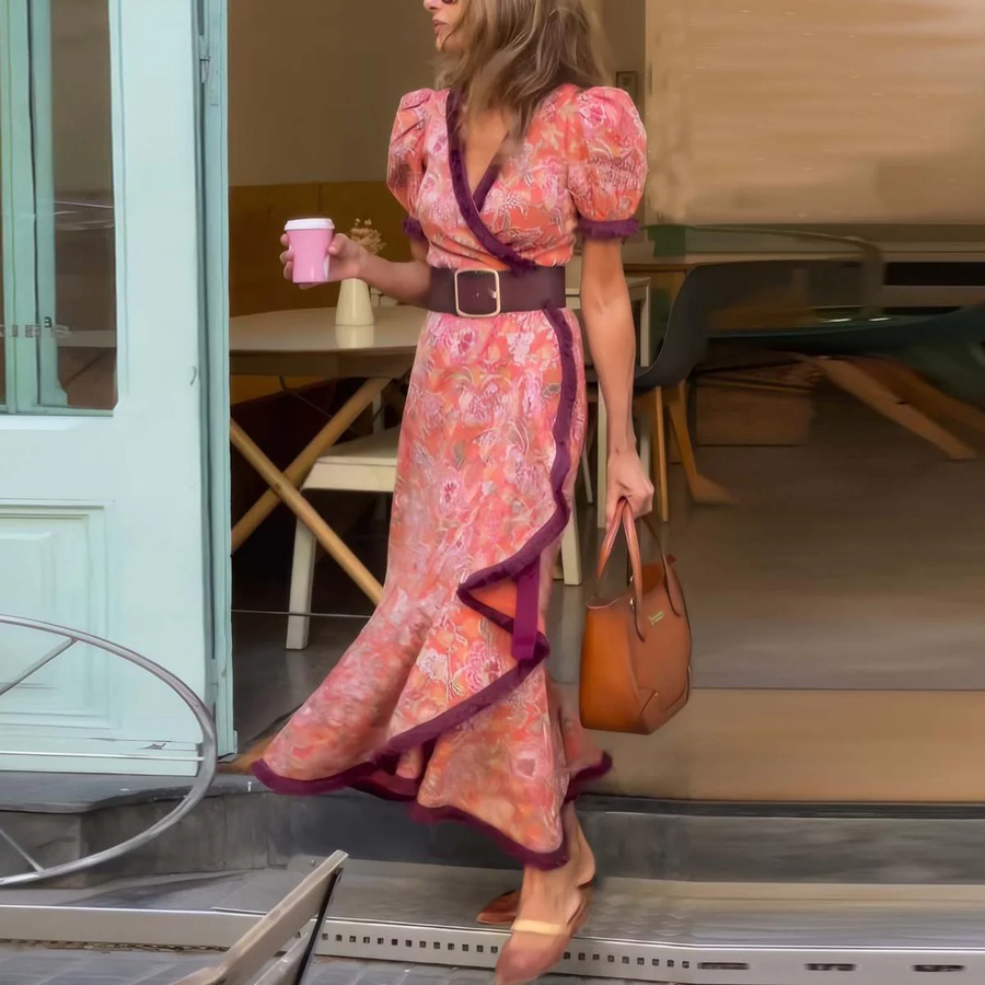 Elegantes pinkes Maxikleid mit kurzen Ärmeln