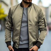 Trendige leichte Bomberjacke