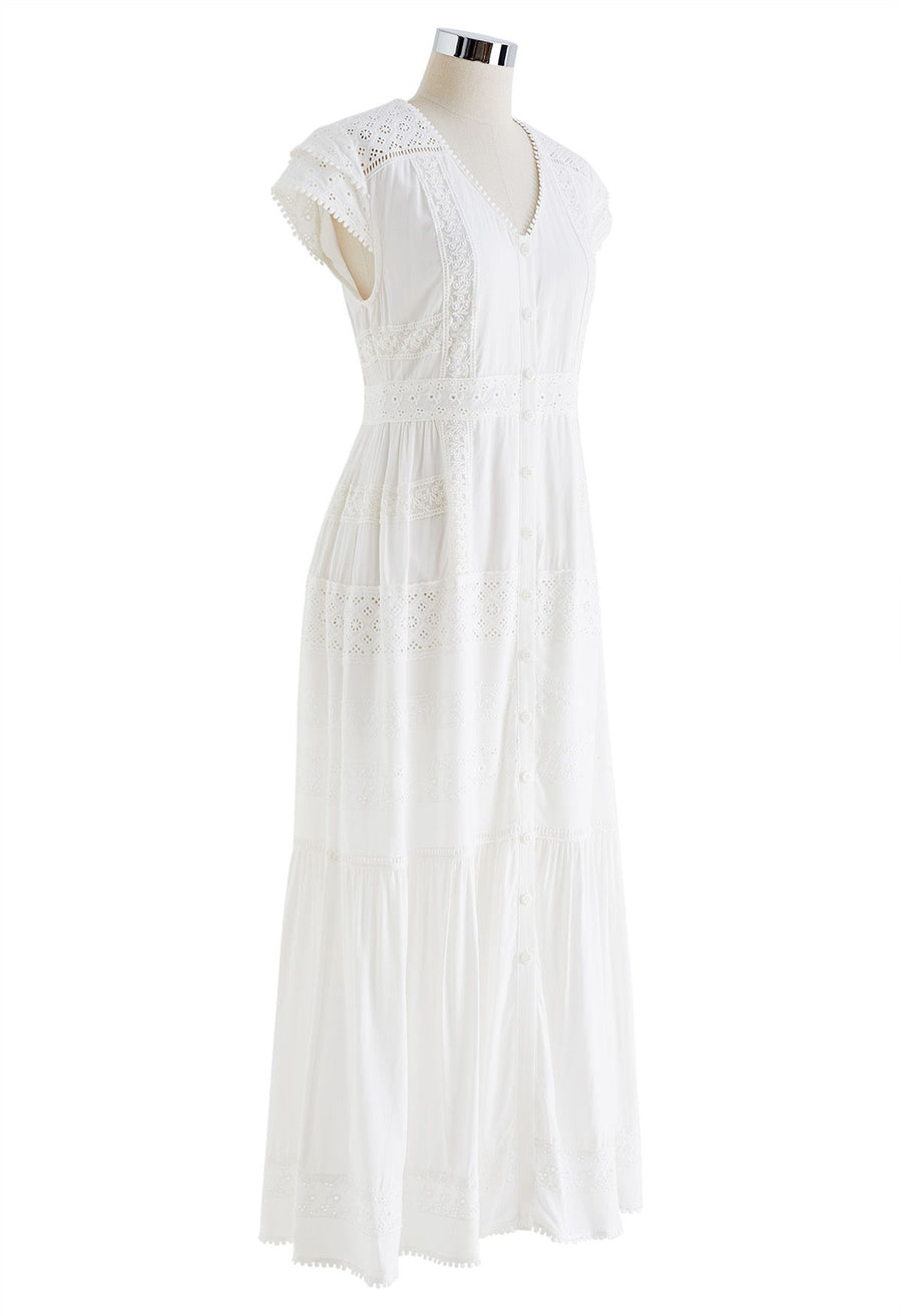 Sonja - Kleid mit Knöpfen und Zierleiste mit Stickerei in Schleife