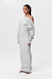 Trina – Schulterfreies Strickkleid