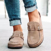 Orthopädische Slipper für Damen mit Schnalle