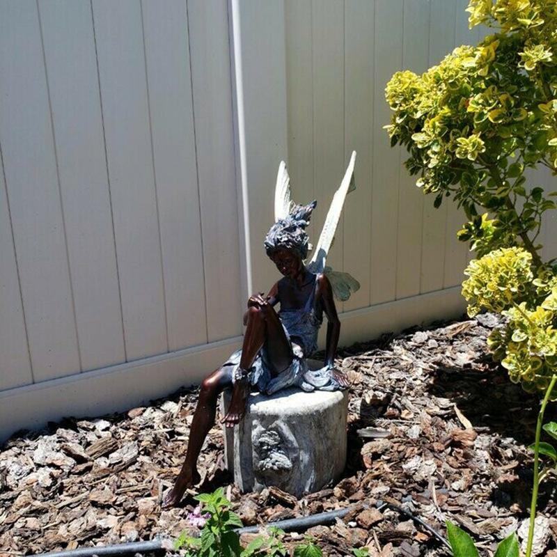 Avelena | Sitzender Elf Skulptur Garten Dekor