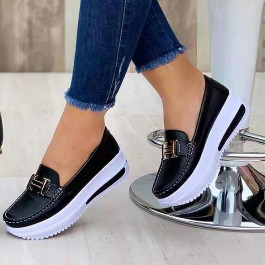 Dana – vulkanisierte Slipper aus Metall im Designer-Stil