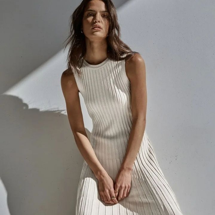 Elegantes Ärmelloses Plisseekleid in Maxilänge