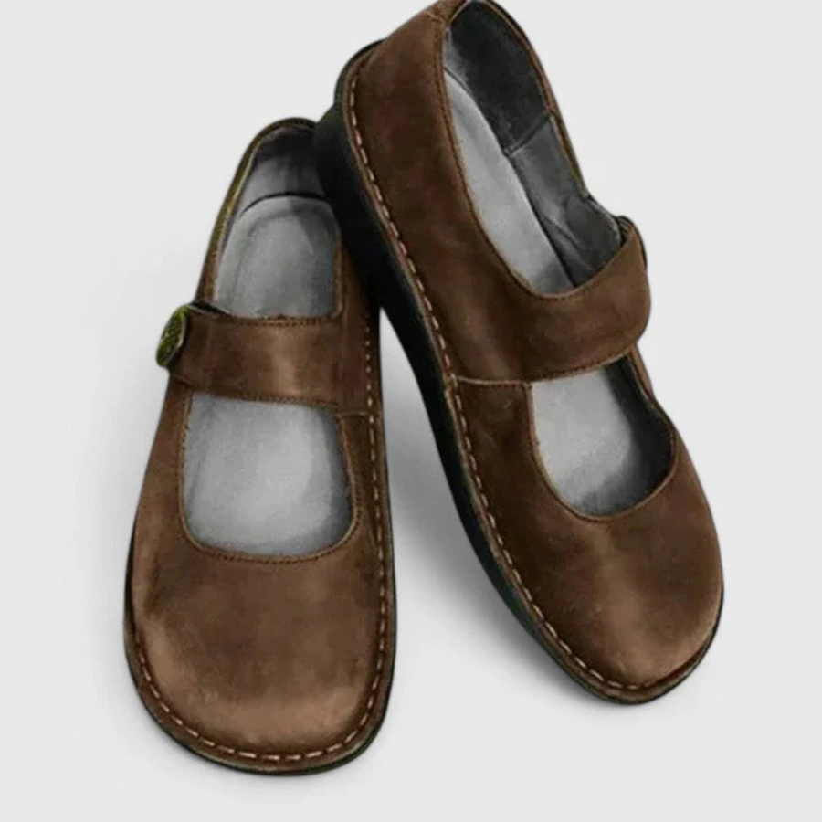 Selina | Damen Riemen Detail Slip-On Schuhe