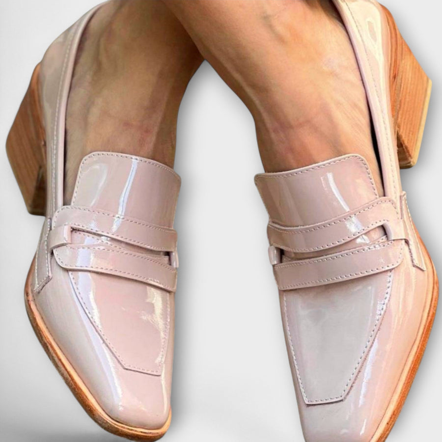 Paula | Damen Loafers glänzend und stilvoll getragen