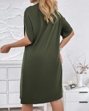 Elegantes V-Ausschnitt-Kleid für Damen mit Raffinierten Details