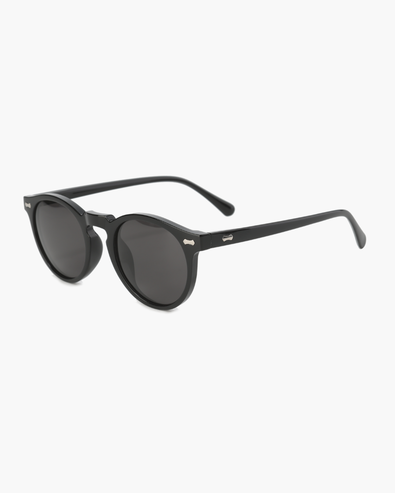 Austin | Sommer-Outfit mit Leinenhemd, Shorts & Sonnenbrille