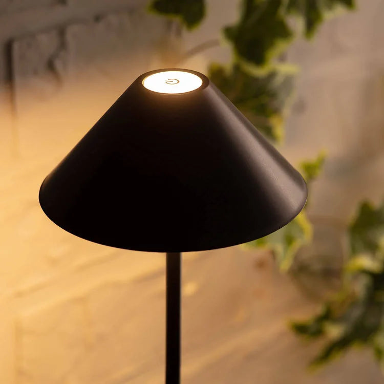 Moderne LED-Tischlampe – Stilvolles, kabelloses Design für Zuhause und Gastronomie