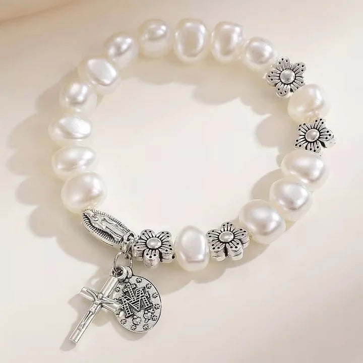 Ninetta – Serenity Jungfrau Maria Gänseblümchen-Armband