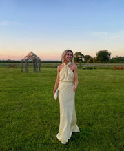 Elegant Maxikleid mit Neckholder & Raffungen