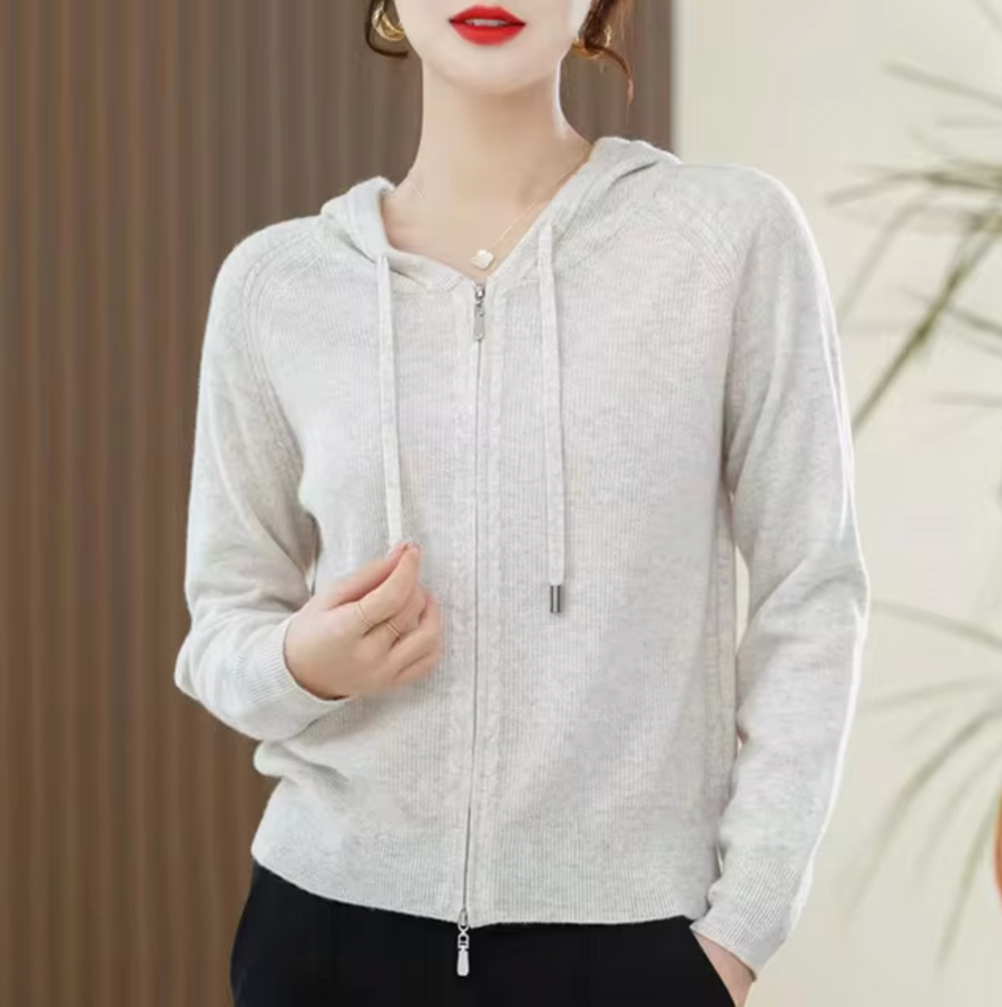 Karla | Gestrickter Kapuzenpullover mit Kaschmir-Gefühl