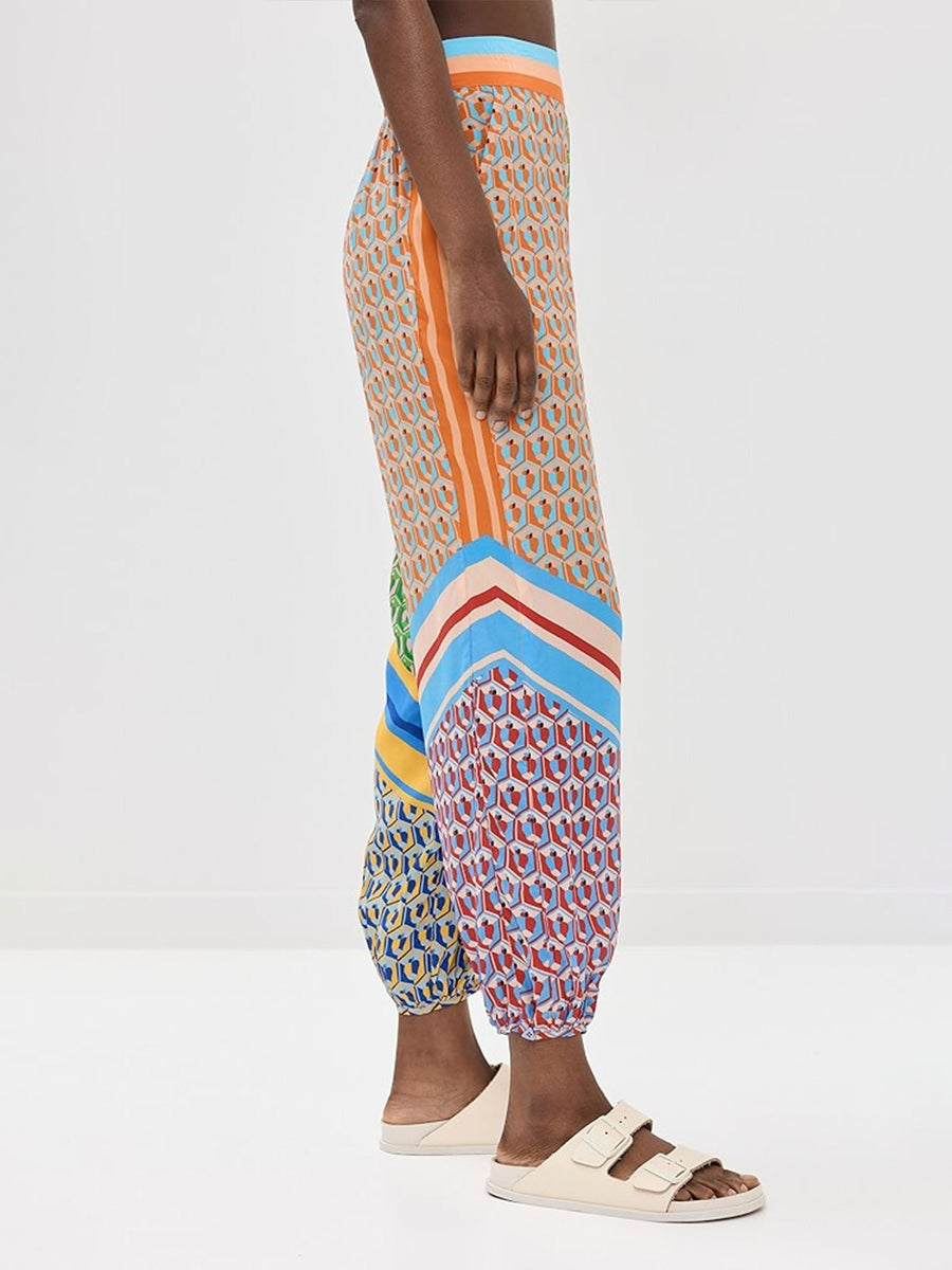 Vollständiges geometrisches Multicolor – Oversized-Hemd und Bloom-Hosen