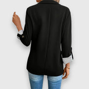 Sophie | This Moderner Damen-Blazer elegant geschnitten