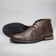 Jan | Stilvolle Herren Chukka-Stiefel im Alltag
