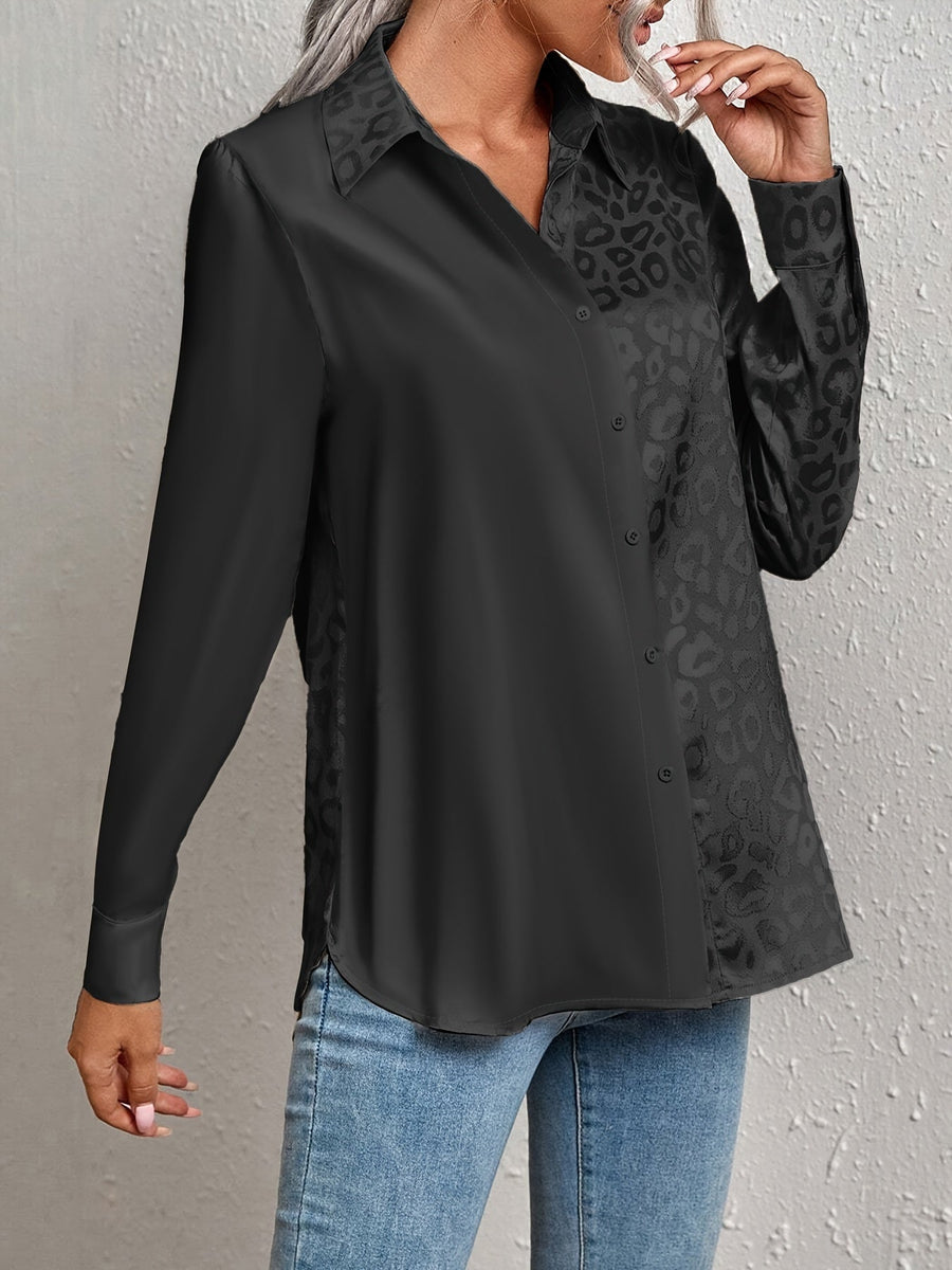 Gwendolyn – Zweifarbiges Satinhemd Mit Leopardenmuster Und Jacquard Knopfleiste
