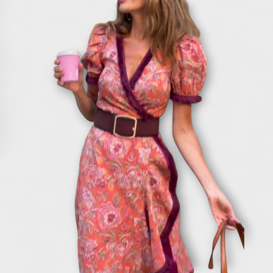 Elegantes Pinkes Maxi-Kleid mit kurzen Ärmeln