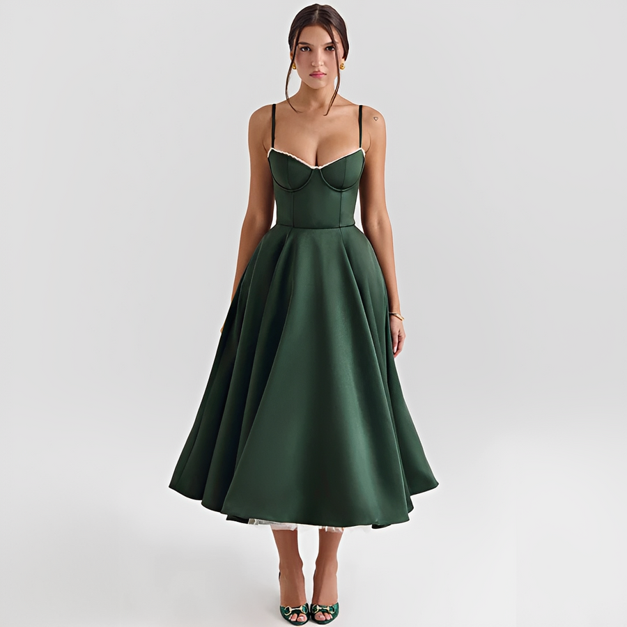 Zendaya - Stilvolles Kleid mit doppelter Schicht