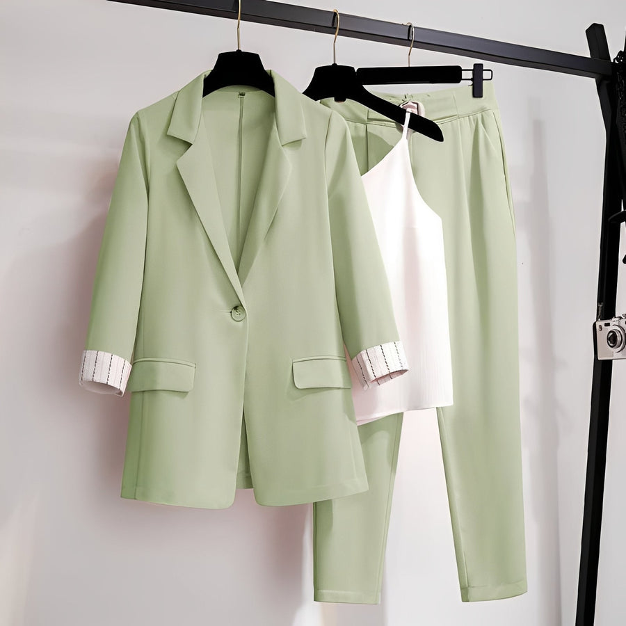 Paula - stilvolles dreiteiliges Blazer-Set für Damen