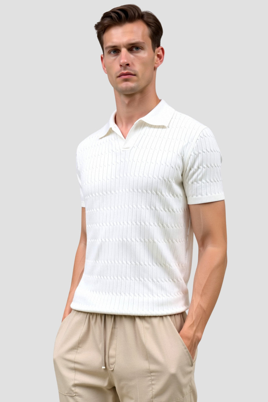 Weißes Strick-Poloshirt mit Strukturmuster