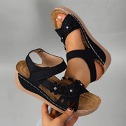 Ambella | Bequeme Blumensandalen mit Keilabsatz
