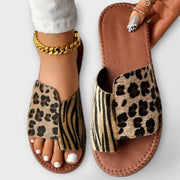 Sophia™ Schicke zweifarbige Pantoletten mit Leopardenmuster