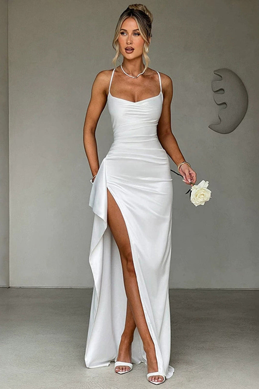 Damenkleid aus Satin mit V-Ausschnitt und langen Ärmeln – Elegant für Abend & Anlass