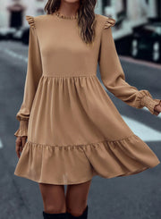 Elegantes | beiges Kleid mit frischem Kragen Für Frauen für dich