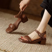 Quadratische Damen-Sandalen mit breitem Absatz und verstellbarem Riemen - Mireille