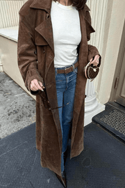 Galatea Trenchcoat – Langer Damen Trenchcoat aus Veganem Wildleder
