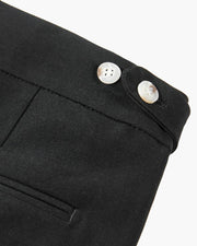 Parker | Maßgeschneiderte Plisseeshorts mit verstellbaren Seitenschnallen