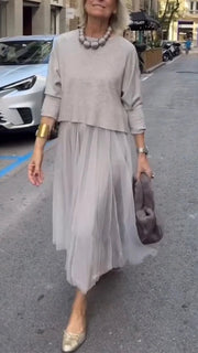 Efrata - Bezauberndes Satin Kleid Mit Strick Pullover