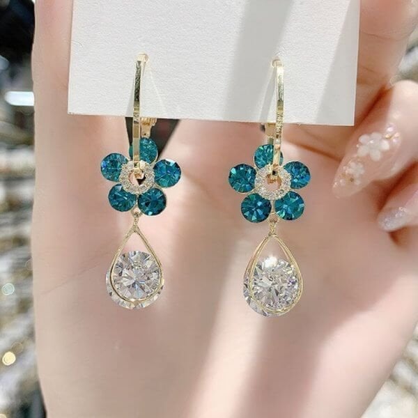 Elara™ Elegante Blumen Glanz