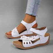 Ambella | Bequeme Blumensandalen mit Keilabsatz
